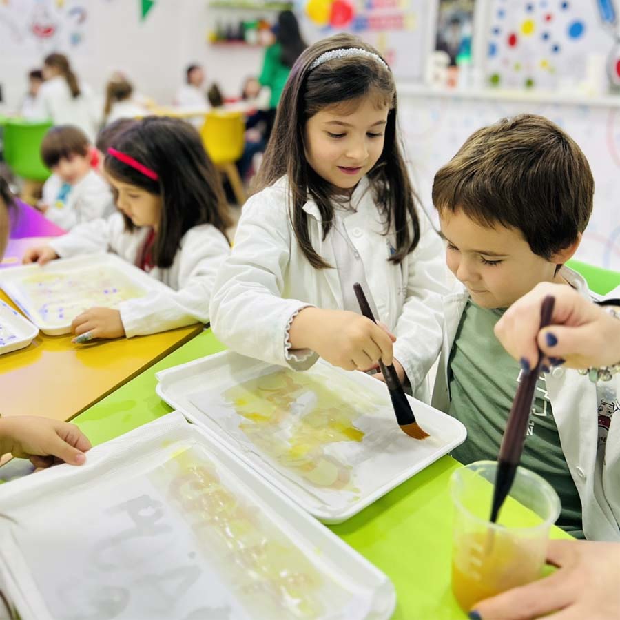 Како функционира светот?