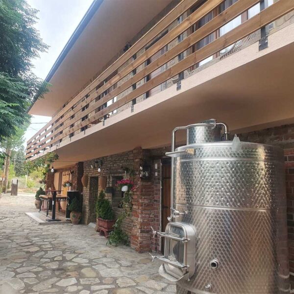 smestuvanje-negotino-degustacija-maksimilijan-family-winery