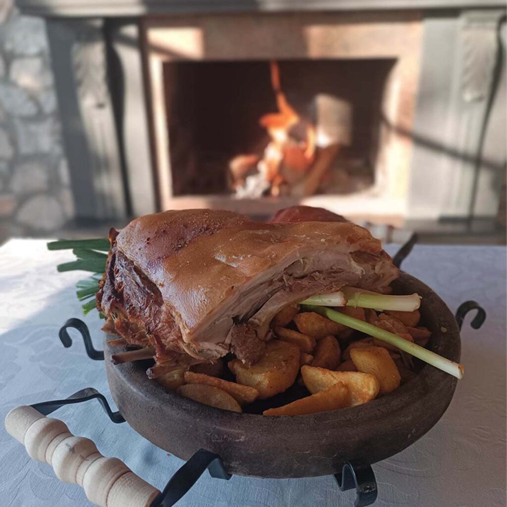 Специјалитети во ресторанот во Ловен дом