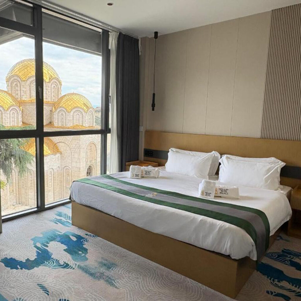 Ноќевање во луксузна соба во Скопје