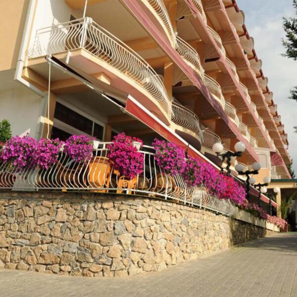 nokjevanje-vo-hotel-belvedere-so-pojadok-vecera-vo-ohrid