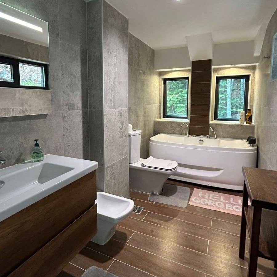 Џакузи, релаксација, ѕвезди, планинско уживање