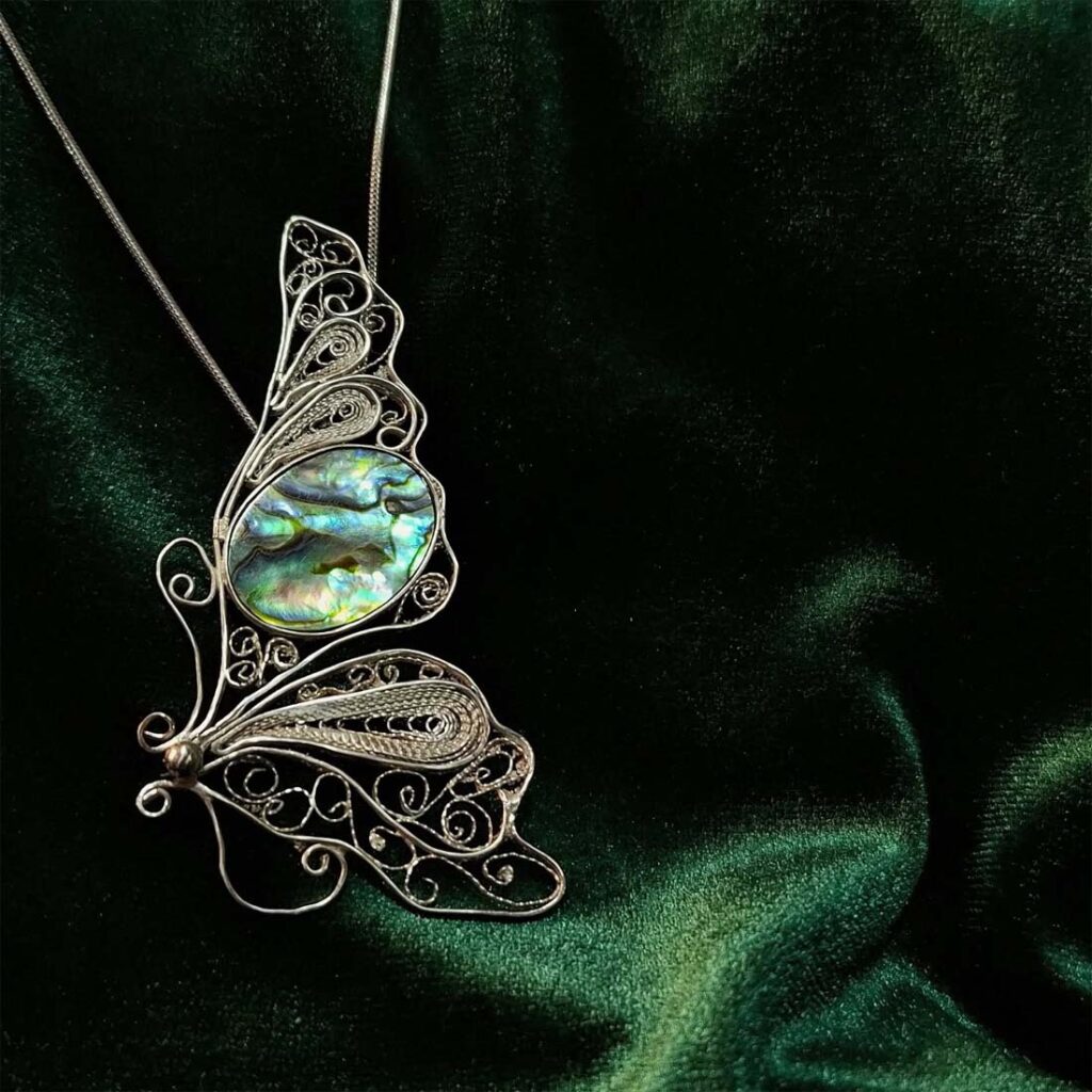 Уникатен накит, рачно изработен во Скопје