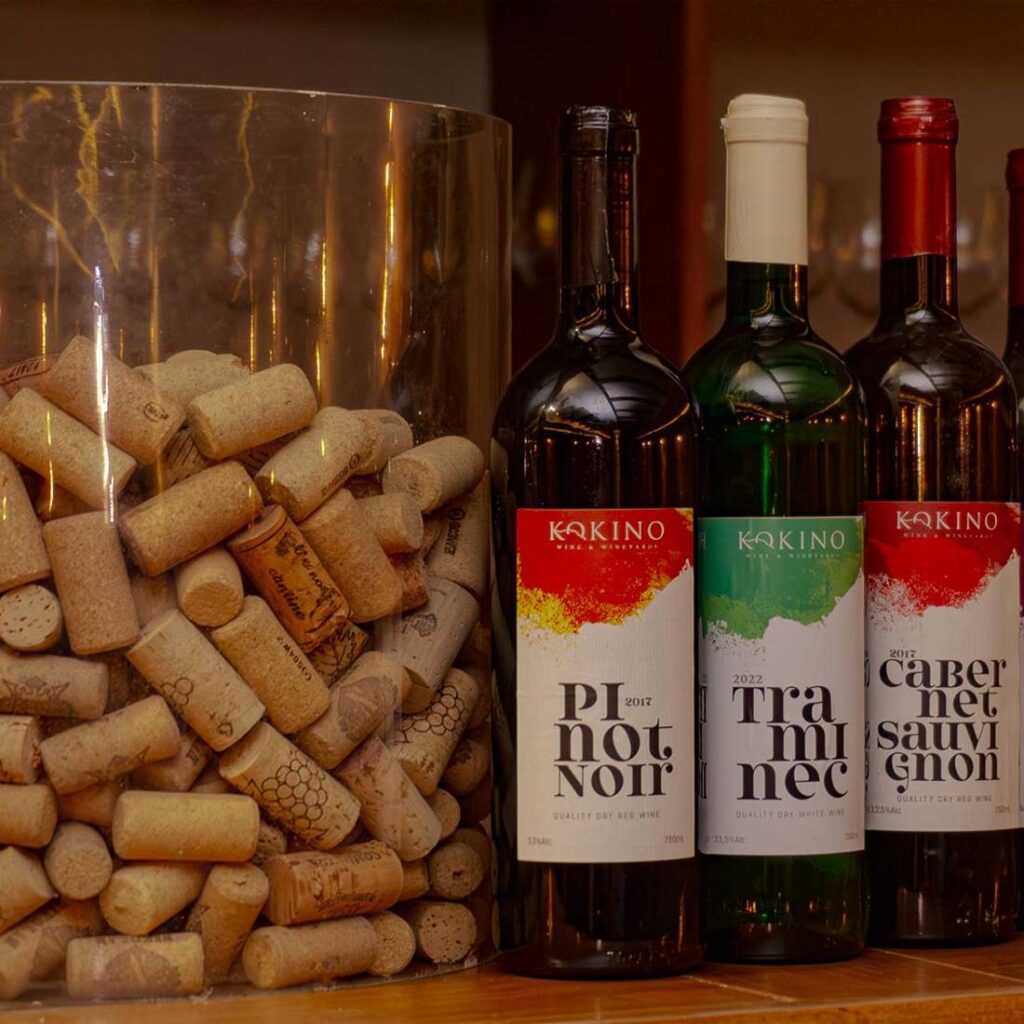 Врвно црвено вино, полн вкус.