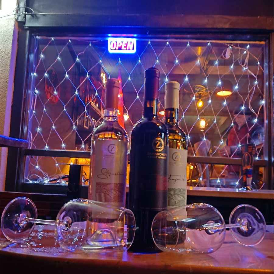 Пријатна атмосфера во винарија