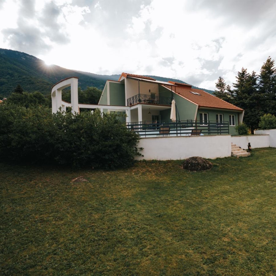 Целосен мир во срцето на Нижеполе