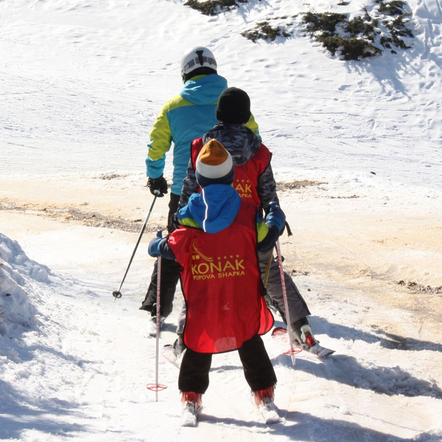Групна забава и учење на снегот