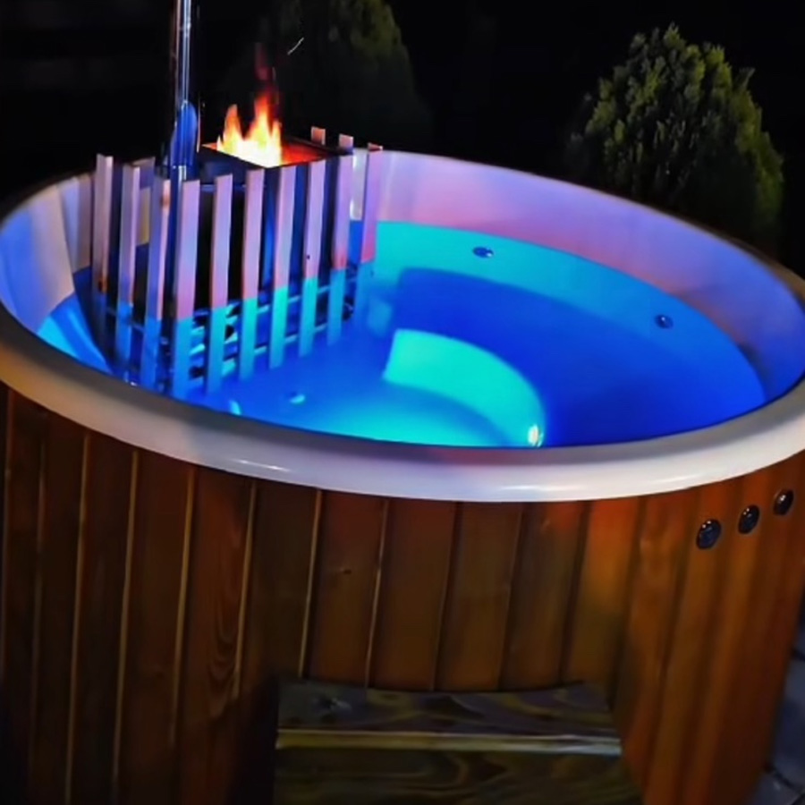 Приватно џакузи за релаксација во природа