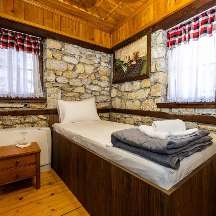 Релаксација во мирната планинска природа.