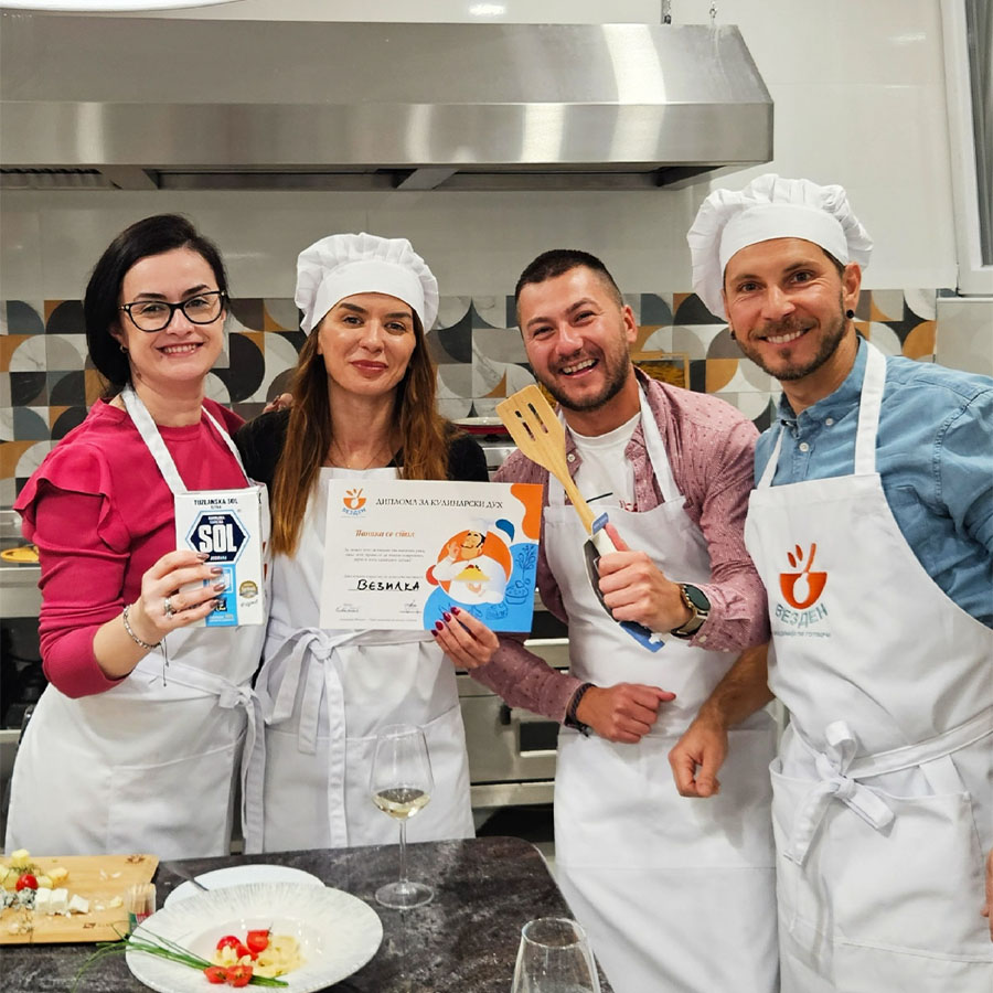Тимска соработка во модерна кујна.
