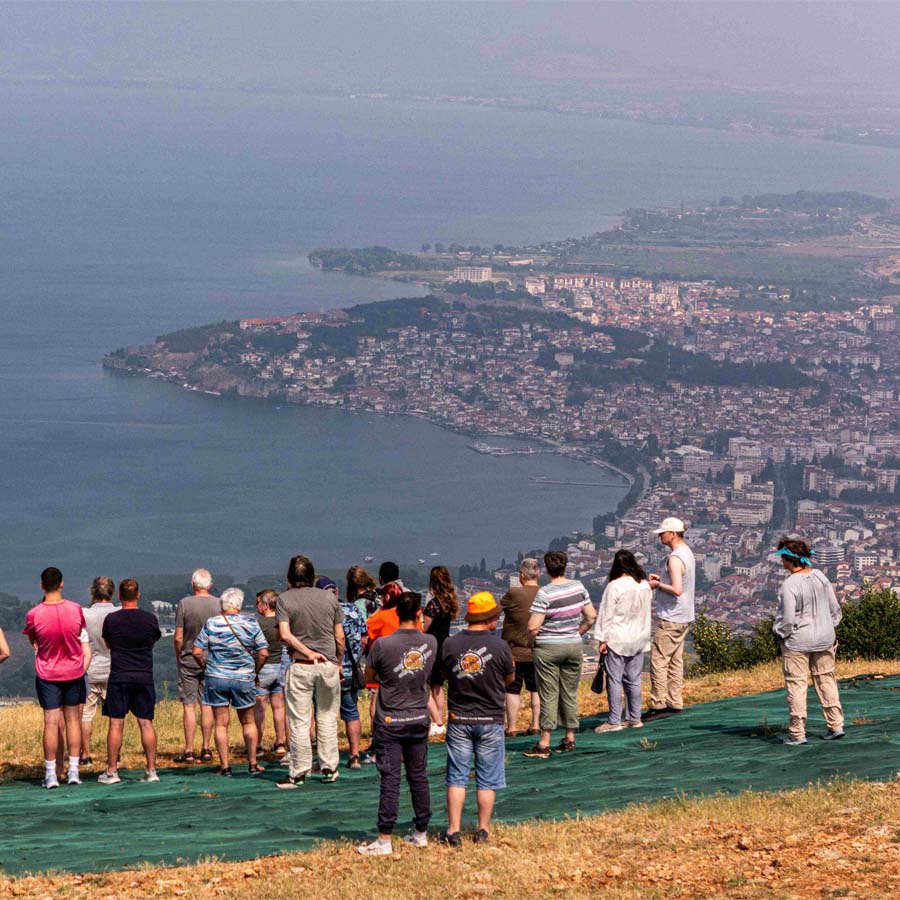 Глетка кон Охридското и Преспанското Езеро.