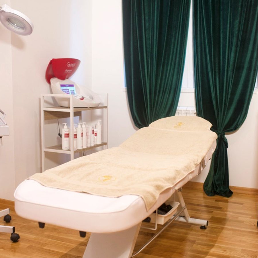 Топла атмосфера во врвен салон