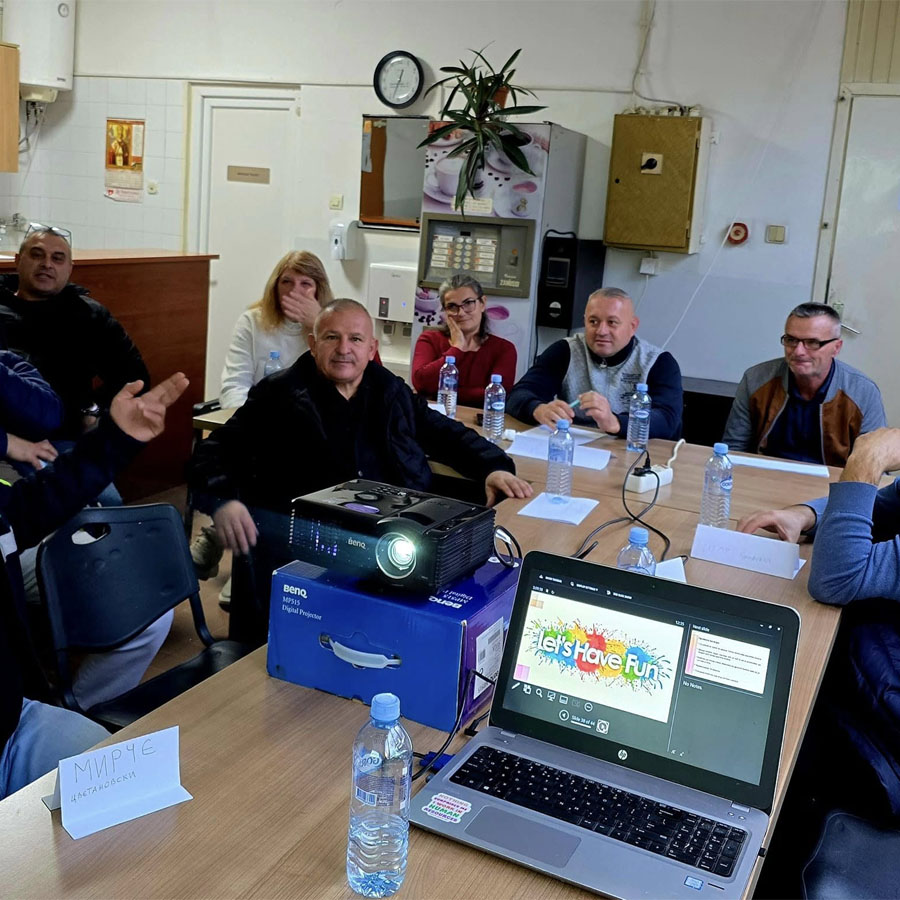 Тим на обука за лидерски вештини.