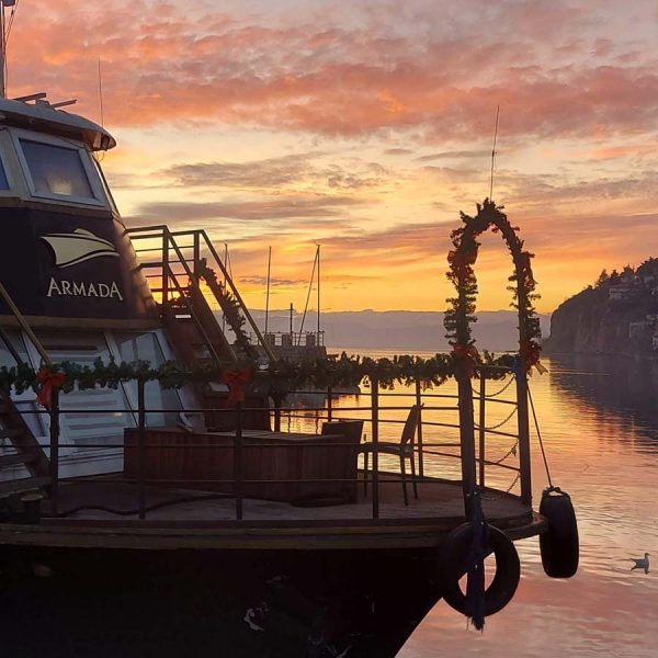 krstarenje-ohrid-armada-boat-wine-dine-sunset-tour