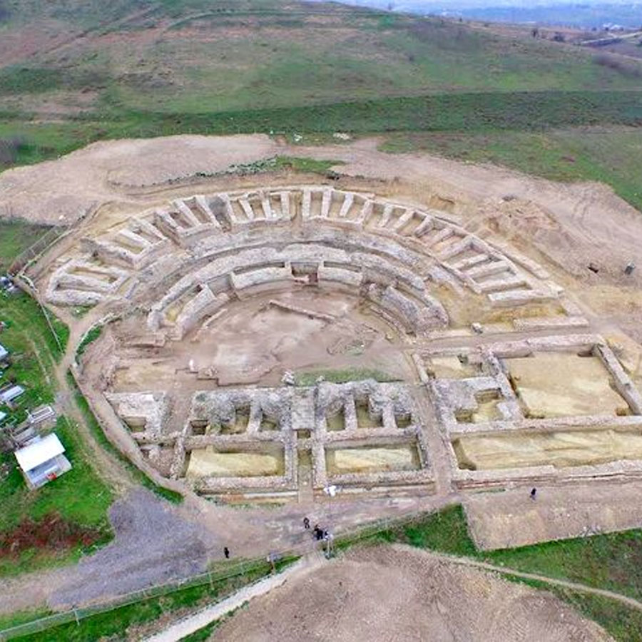 Историска тура низ три епохи Скопје