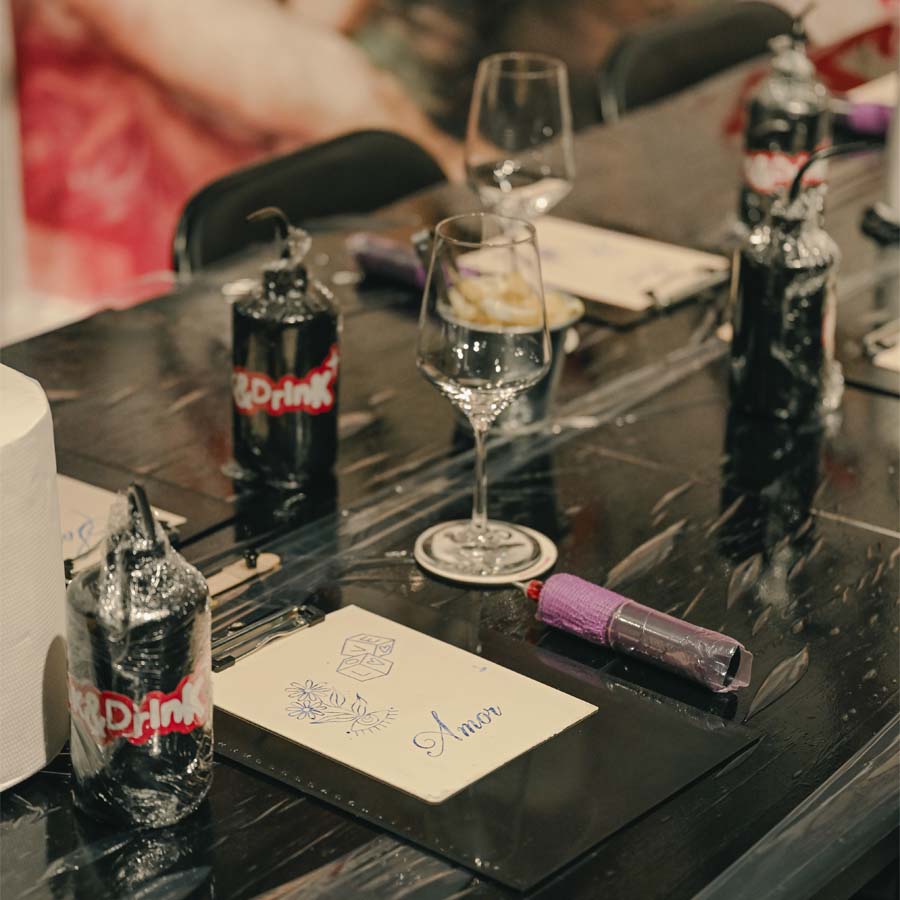 Ink&Drink доживување со неограничен пијалак.